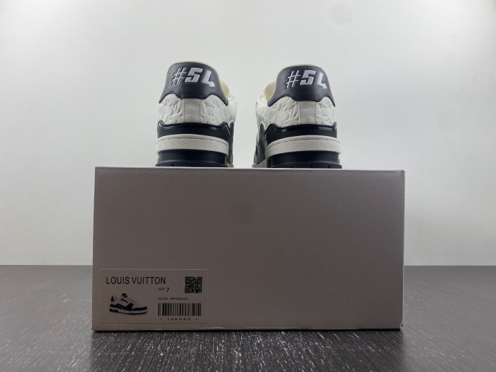 LV TRAINER SNEAKER