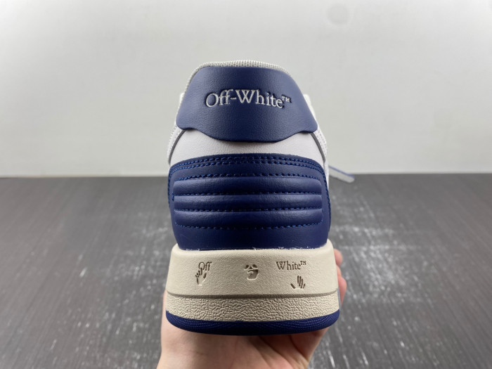 OFF-WHITE SNEAKER