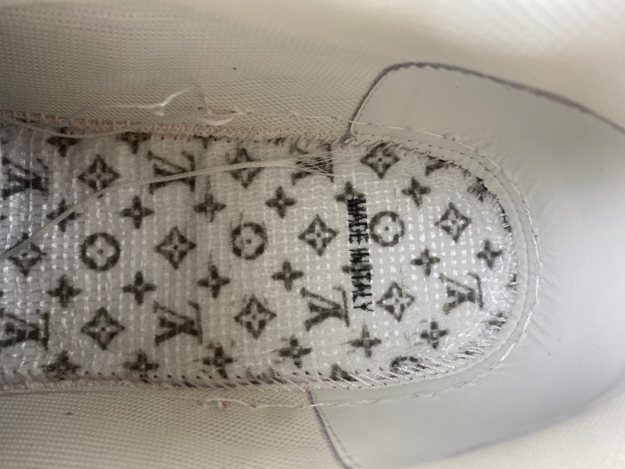 LV TRAINER SNEAKER