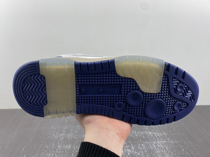 OFF-WHITE SNEAKER