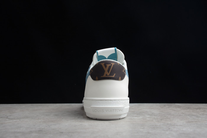 LV TRAINER SNEAKER LOW