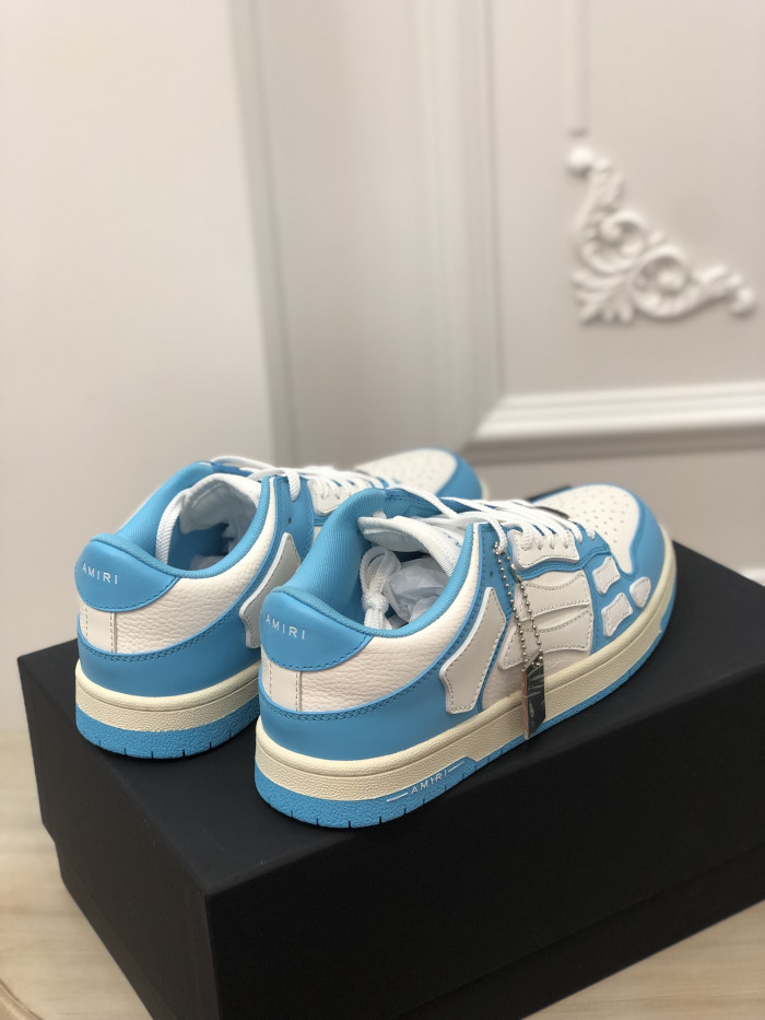 AR1M1 Low-Top Sneaker
