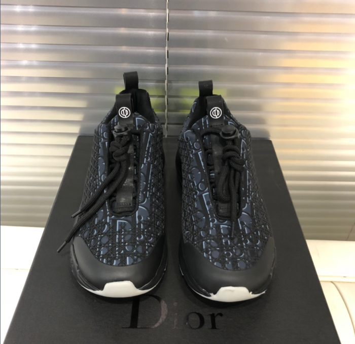 DR B22 SNEAKER