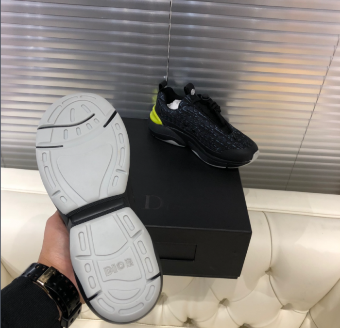 DR B22 SNEAKER