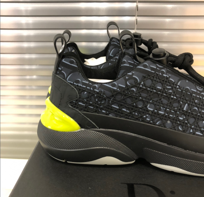 DR B22 SNEAKER