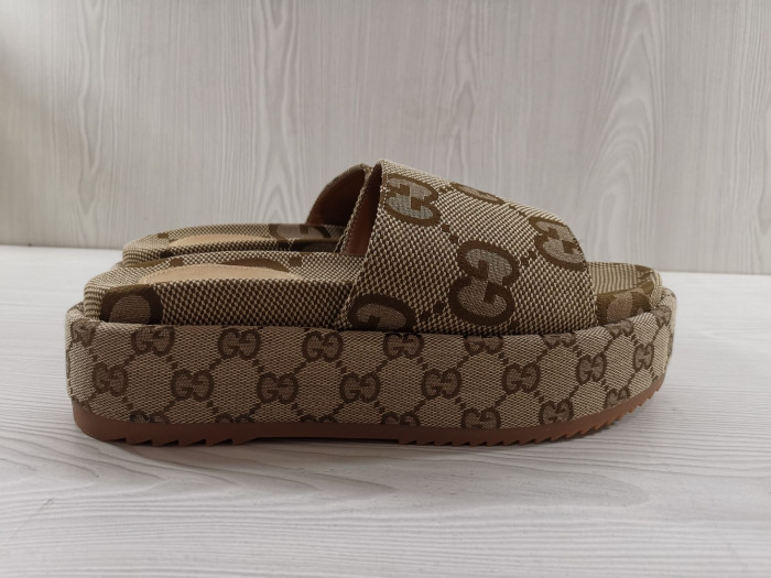 GUCC SLIPPERS