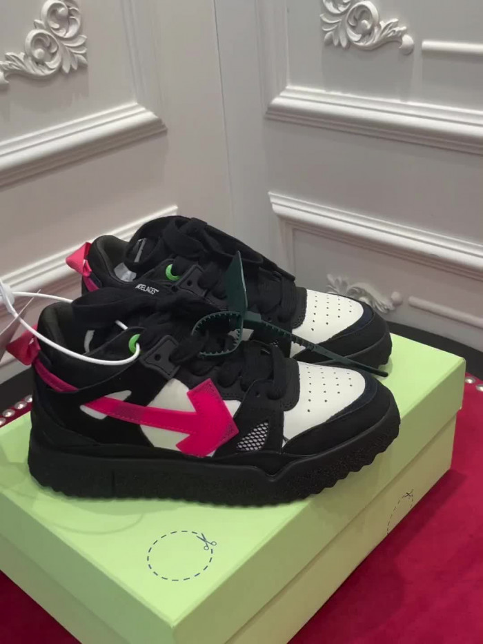 OFF-WHITE SNEAKER
