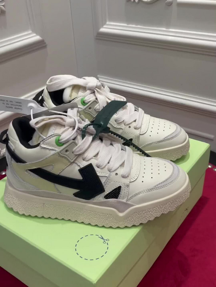 OFF-WHITE SNEAKER