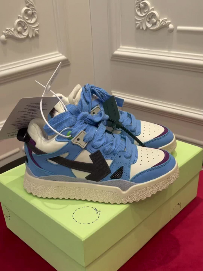 OFF-WHITE SNEAKER