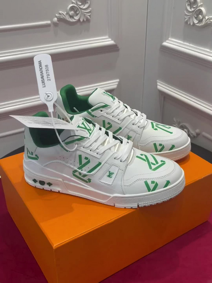 LV TRAINER SNEAKER
