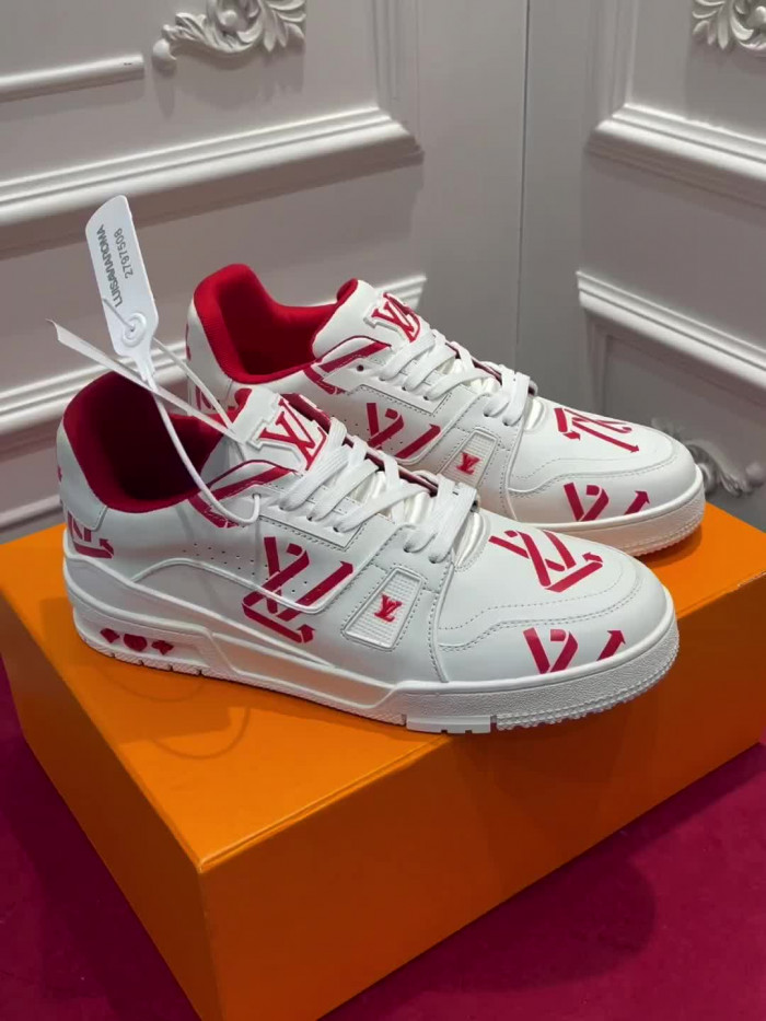 LV TRAINER SNEAKER