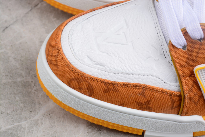 LV TRAINER SNEAKER LOW