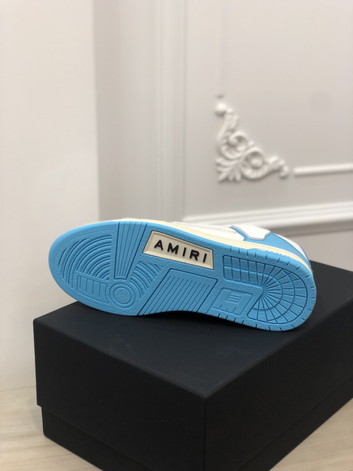 AR1M1 Low-Top Sneaker