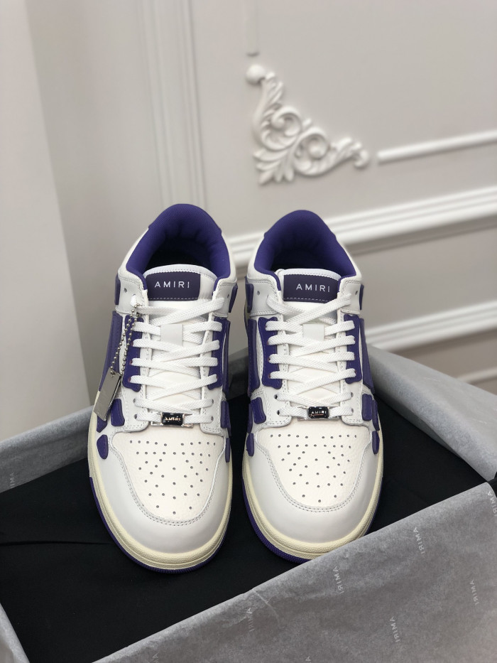 AR1M1 Low-Top Sneaker