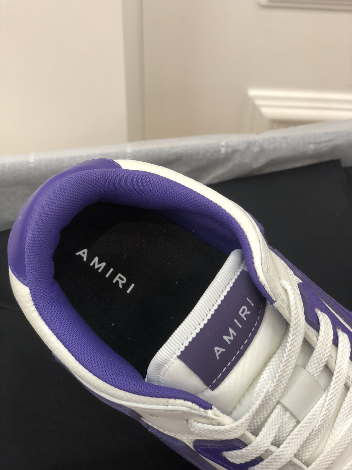 AR1M1 Low-Top Sneaker