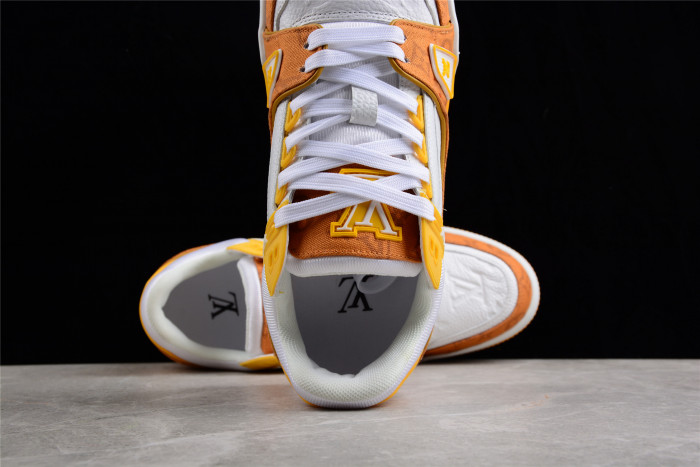 LV TRAINER SNEAKER LOW