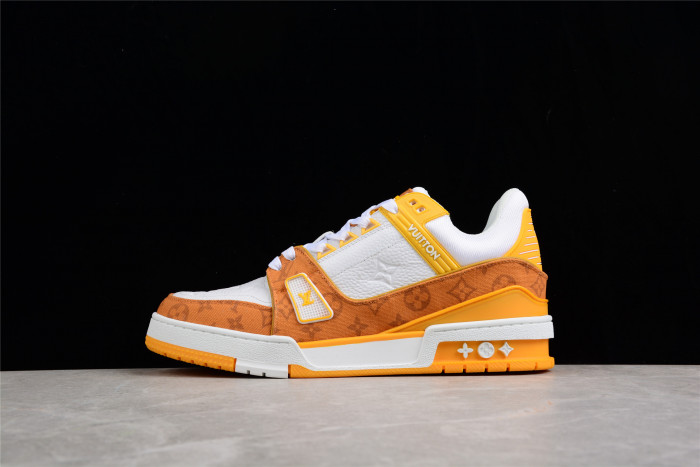 LV TRAINER SNEAKER LOW