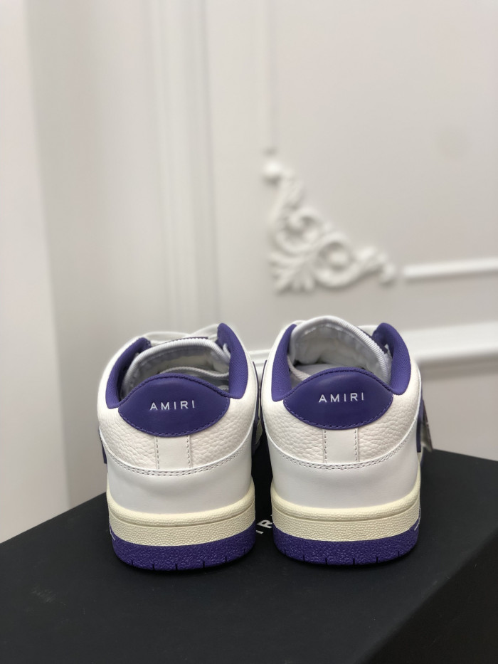AR1M1 Low-Top Sneaker