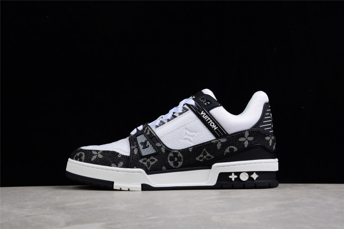 LV TRAINER SNEAKER LOW
