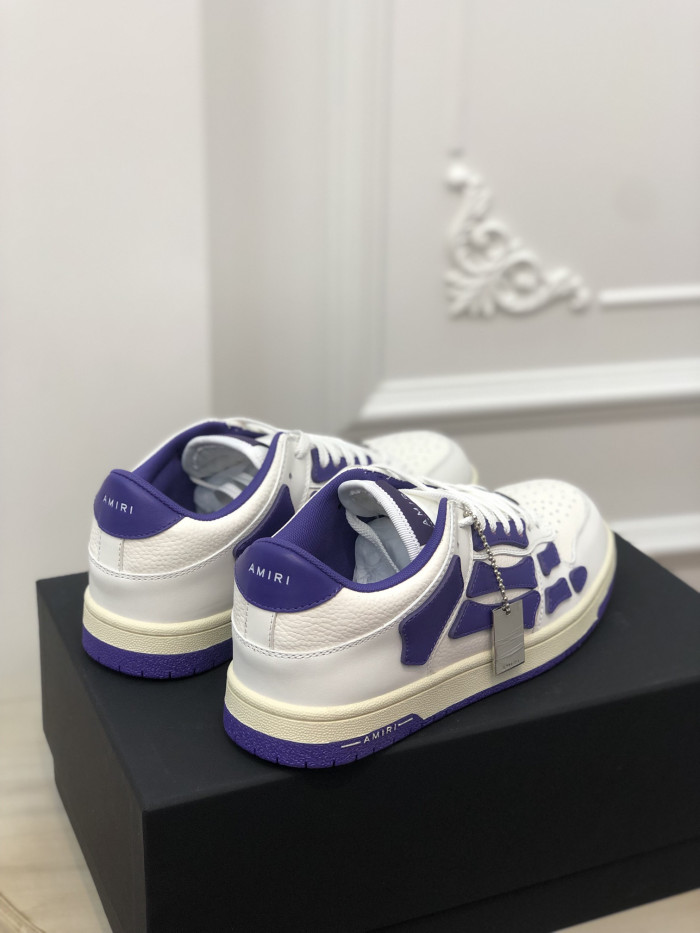 AR1M1 Low-Top Sneaker