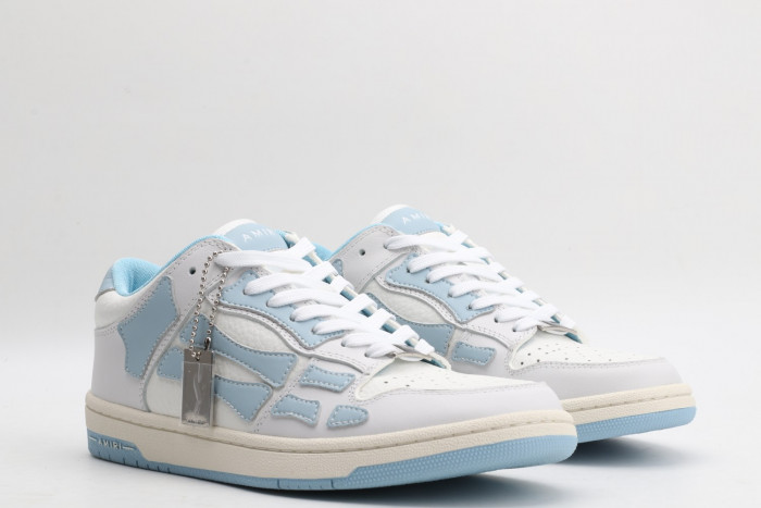 AR1M1 Low-Top Sneaker