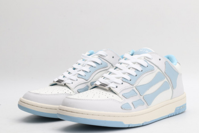 AR1M1 Low-Top Sneaker