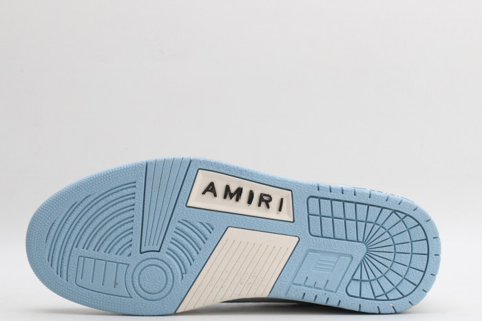AR1M1 Low-Top Sneaker