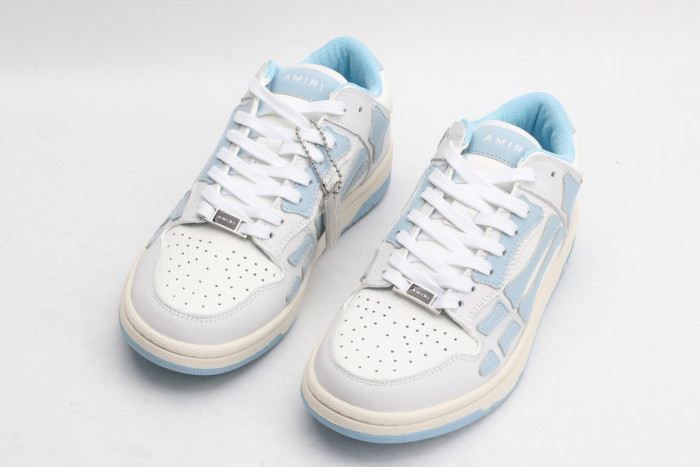 AR1M1 Low-Top Sneaker