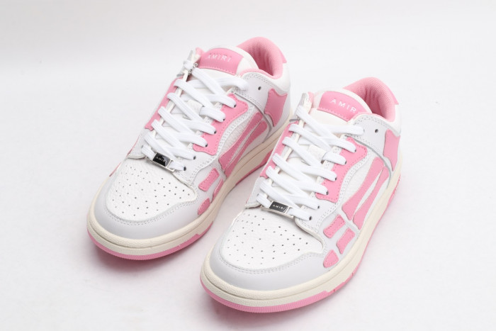 AR1M1 Low-Top Sneaker