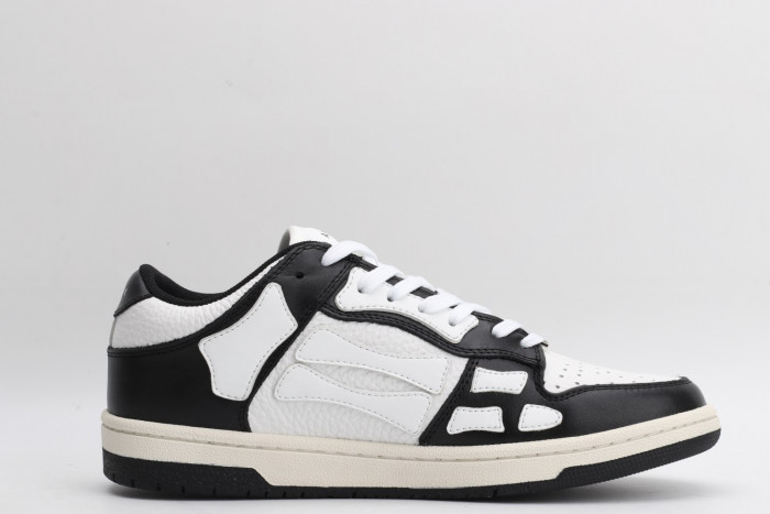 AR1M1 Low-Top Sneaker