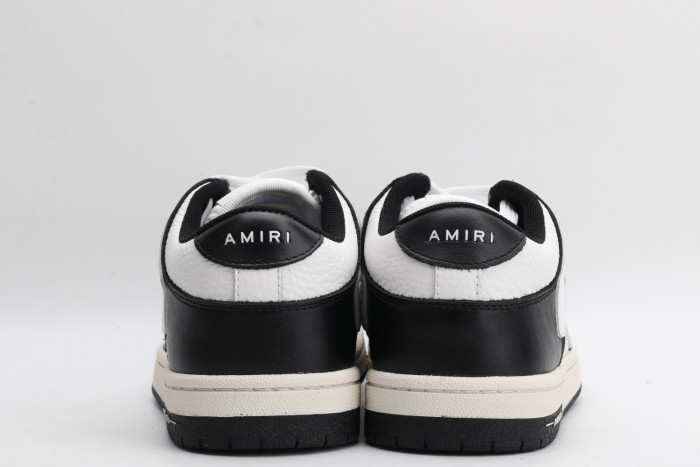 AR1M1 Low-Top Sneaker