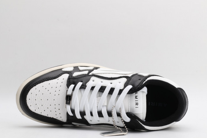 AR1M1 Low-Top Sneaker