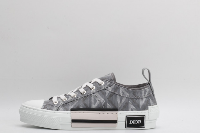 DR B23 Sneakers