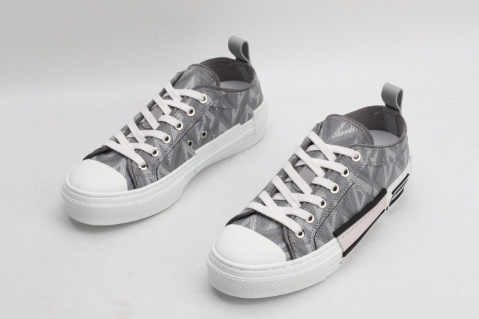 DR B23 Sneakers
