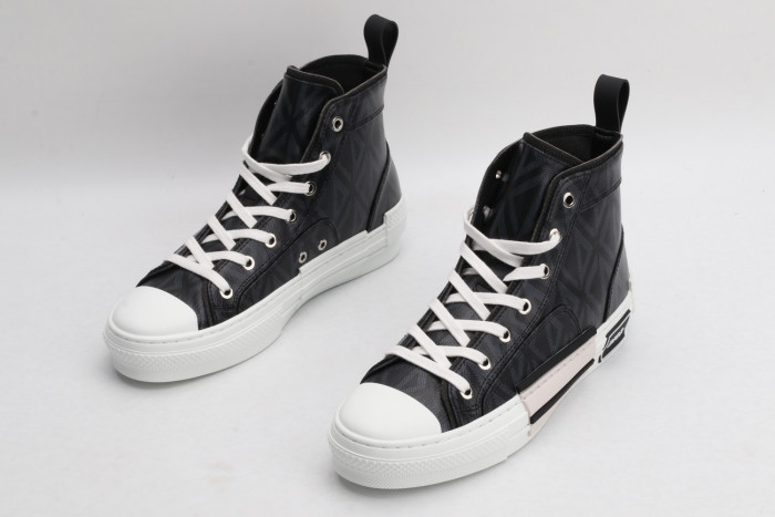 DR B23 Sneakers