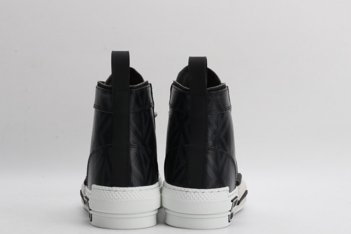 DR B23 Sneakers