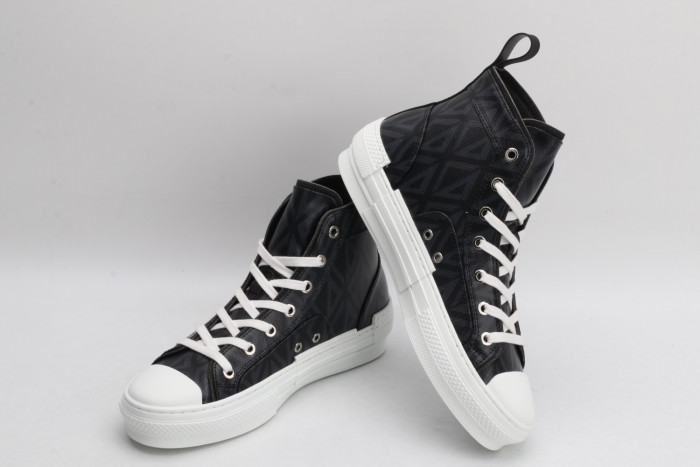 DR B23 Sneakers