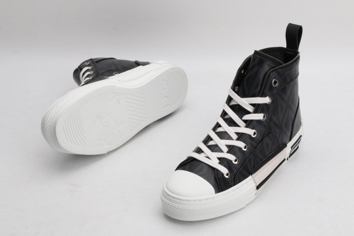 DR B23 Sneakers