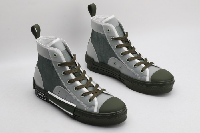 DR B23 Sneakers