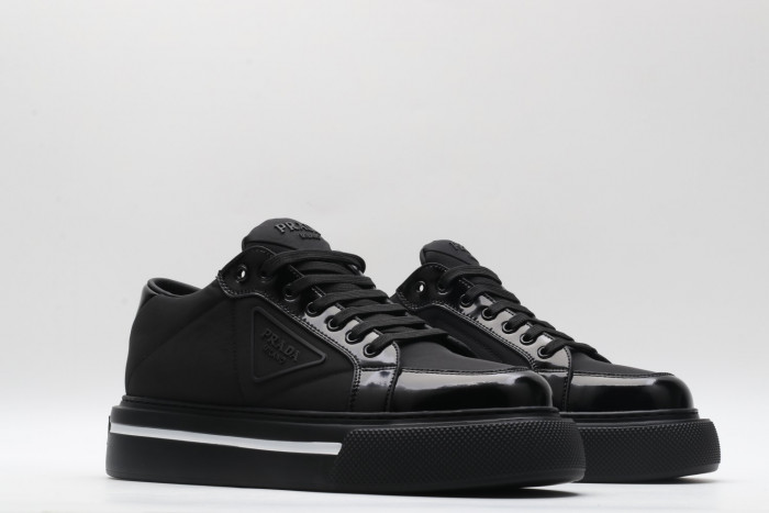 Pra*a sneakers