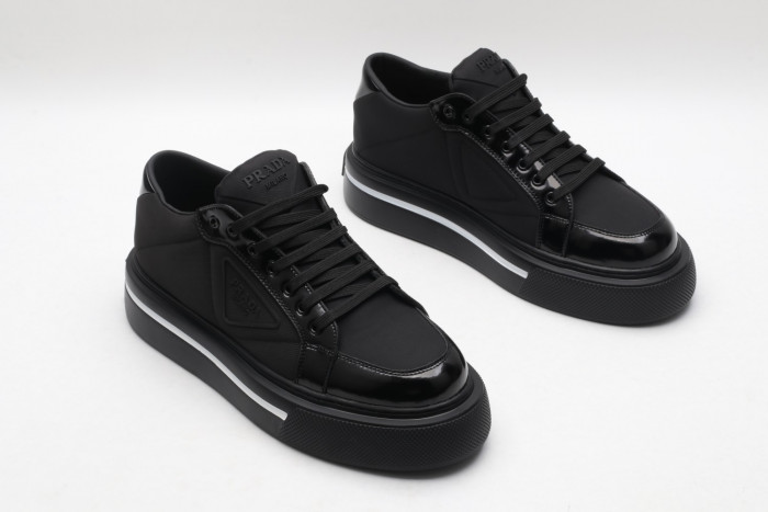 Pra*a sneakers