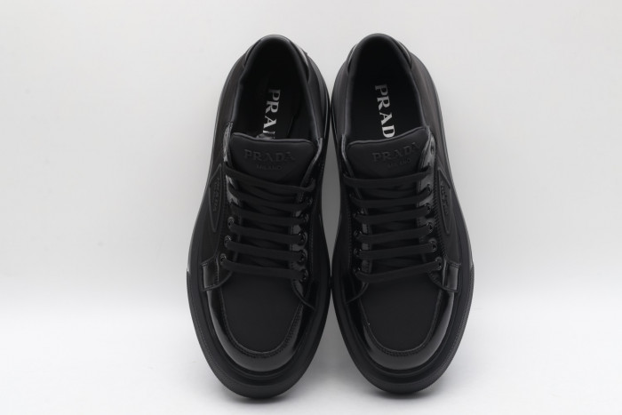 Pra*a sneakers
