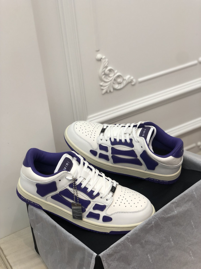 AR1M1 Low-Top Sneaker
