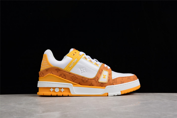 LV TRAINER SNEAKER LOW