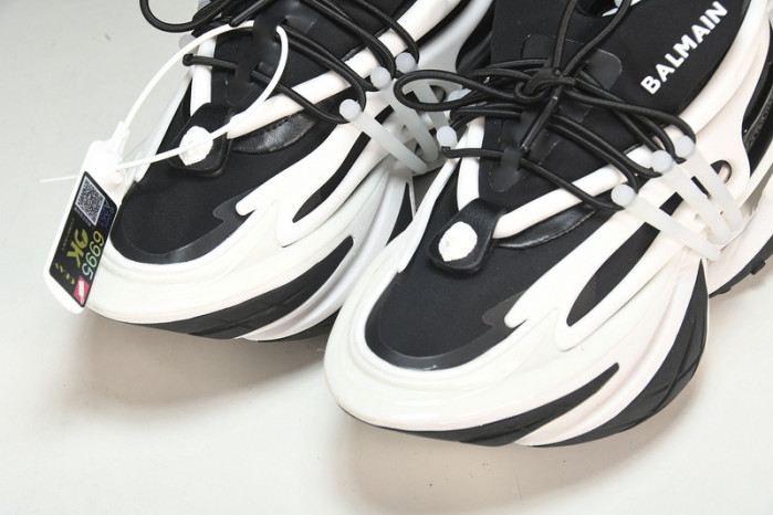 BALMAIN LEATHER UNICORN LOW-TOP SNEAKER