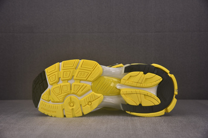 BLCG RUNNER SNEAKER 677403 W2RD3 0510