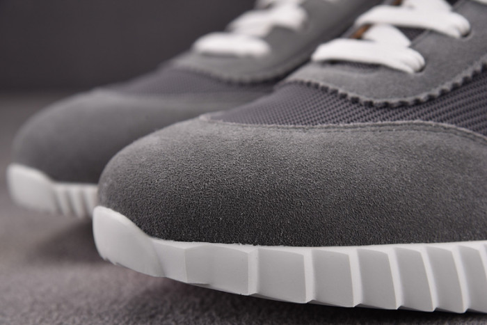 H**mes bouncing sneaker