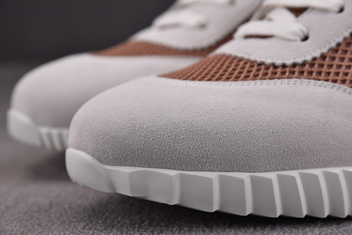H**mes bouncing sneaker
