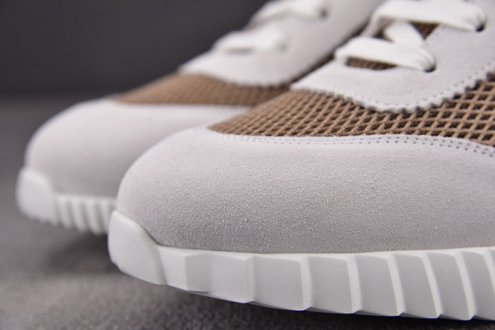 H**mes bouncing sneaker