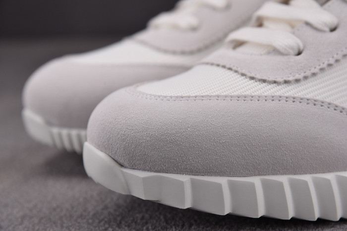 H**mes bouncing sneaker